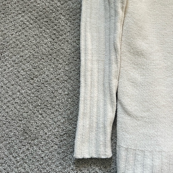 Cozy White Crewneck Sweater - Picture 2 of 5